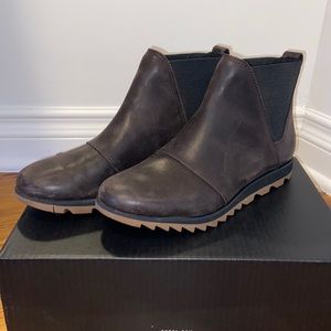 NWOT Sorel Harlow Chelsea Boot